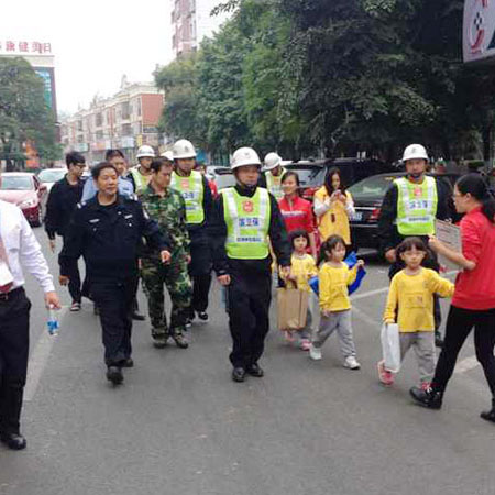 学校路段交通协管